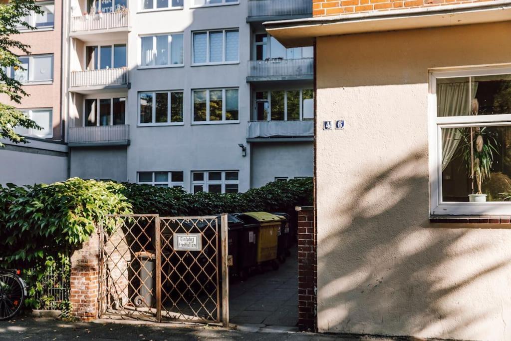 Komplett Neu: 2-Zi Zentral Im Altbau. 24H-Checkin 基尔 外观 照片