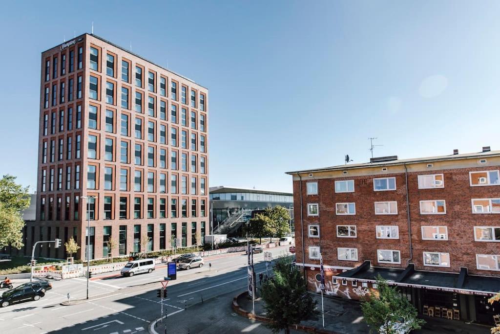 Komplett Neu: 2-Zi Zentral Im Altbau. 24H-Checkin 基尔 外观 照片
