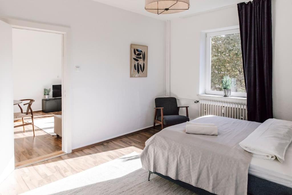 Komplett Neu: 2-Zi Zentral Im Altbau. 24H-Checkin 基尔 外观 照片